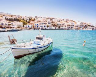 Αυτό είναι το ελληνικό νησί που προτείνουν οι New York Times για διακοπές το 2021