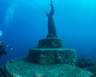 Τα 10 πιο εντυπωσιακά υποβρύχια αξιοθέατα του κόσμου