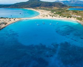 Διεθνή ΜΜΕ εκθειάζουν την Ελαφόνησο - «Το νησί με τις πιο όμορφες παραλίες»