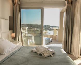 Paralia Luxury Suites