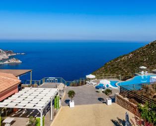 Petani Bay Hotel: Μια ξεχωριστή εμπειρία διαμονής στην Κεφαλονιά