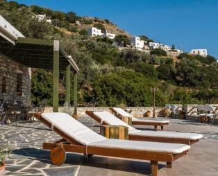 ELaiolithos Luxury Retreat