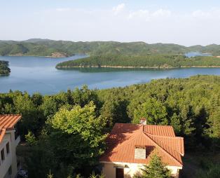 Alonaki at Lake Plastira