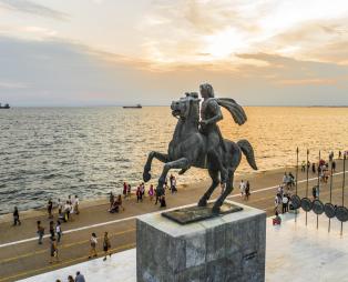 Το άγαλμα του Μεγάλου Αλεξάνδρου στην παραλία της Θεσσαλονίκης (πηγή: Shutterstock)