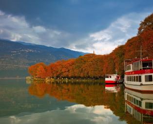 Φθινοπωρινό σκηνικό στη λίμνη Παμβώτιδα (πηγή: Shutterstock)