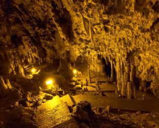 Το Σπήλαιο Περάματος (πηγή: Shutterstock)