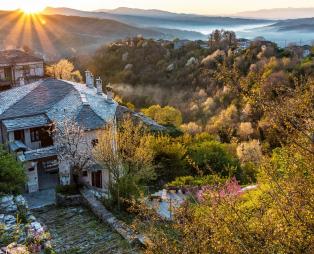 Φθινοπωρινό σκηνικό στη Βίτσα (πηγή: Shutterstock)