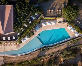 Kinsterna Hotel: Ένα ξενοδοχείο-προορισμός στη Μονεμβασιά