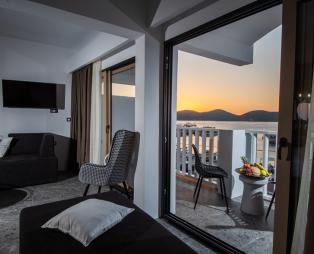 Kalypso Suites Hotel