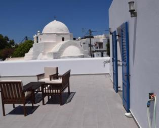 Paraporti Hotel