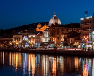 Όταν πέφτει η νύχτα στη Μυτιλήνη (Πηγή: Shutterstock)