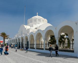 Βόλτες στους δρόμους των Φηρών (Πηγή: Shutterstock)