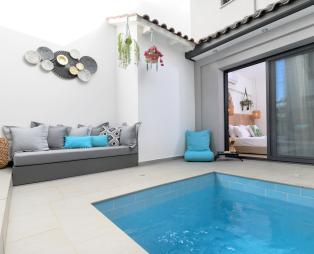 Versa Villas: Διακοπές με άποψη στην Πρέβεζα