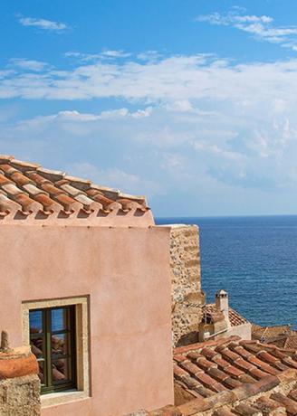 Moni Emvasis Luxury Suites