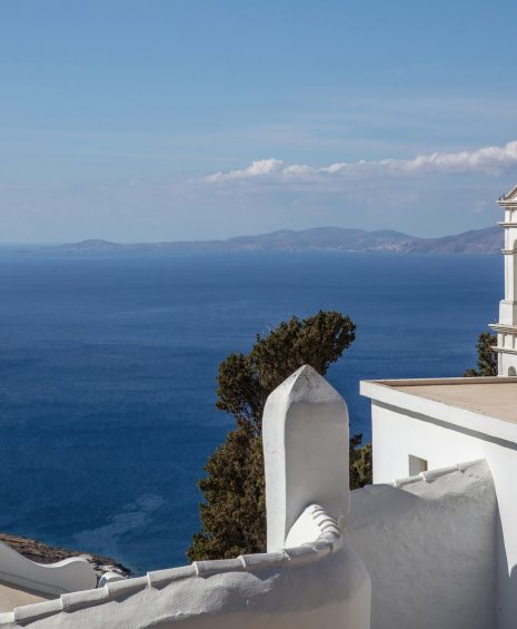 Πάσχα στην Τήνο: Κατάνυξη στην καρδιά του Αιγαίου