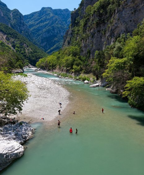 6 καλοκαιρινοί προορισμοί στην Ελλάδα για όσους δεν αντέχουν τη ζέστη