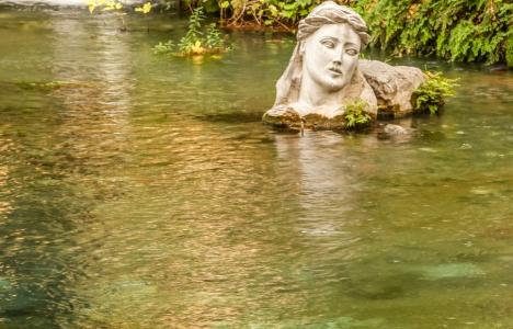 Έρκυνα: Ο μυθικός ποταμός με το μαγευτικό τοπίο δίπλα στην Αθήνα