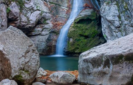 Μαύρη Σπηλιά: Ένα εντυπωσιακό μέρος στην Ευρυτανία