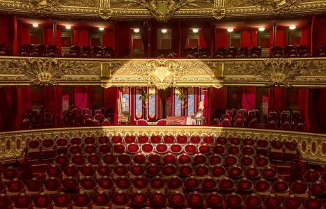 Airbnb: Τώρα μπορείτε να περάσετε μία νύχτα στην Όπερα του Παρισιού
