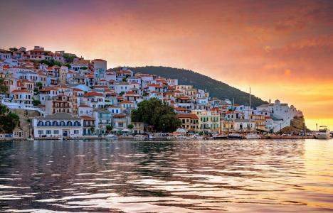 Tα 15 ελληνικά νησιά που προτείνουν για το 2024 οι βρετανικοί Times