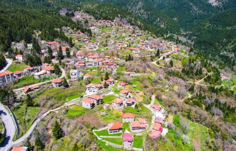 Ελατού: Ένα καταπράσινο χωριό-ησυχαστήριο στην Ορεινή Ναυπακτία