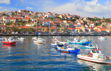 Αυτές είναι οι 8 πιο όμορφες μικρές πόλεις της Ελλάδας