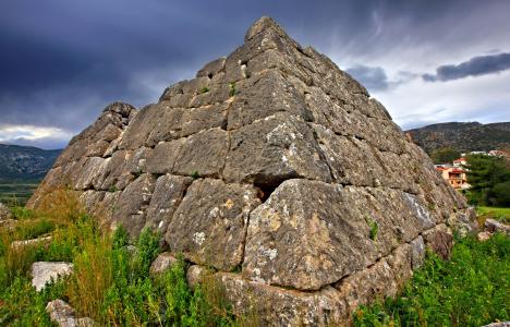 Η μυστηριώδης Πυραμίδα του Ελληνικού στο Άργος