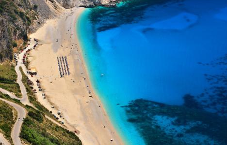 Tripadvisor: Ποιες ελληνικές παραλίες μπήκαν στις 25 καλύτερες του κόσμου