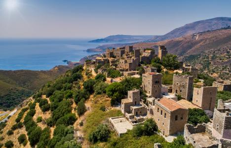 Βάθεια: Ένα υπαίθριο μουσείο μανιάτικης αρχιτεκτονικής