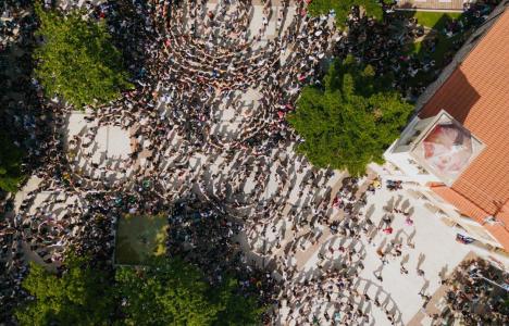 Τα καλοκαιρινά μουσικά φεστιβάλ που μας ταξιδεύουν σε όλη την Ελλάδα
