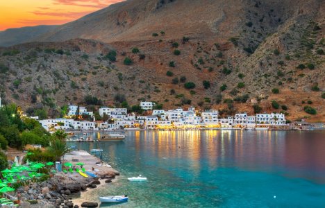 Το ειδυλλιακό ψαροχώρι της Κρήτης όπου δεν θα σε βρει κανείς - Δεν έχει δρόμους και αυτοκίνητα
