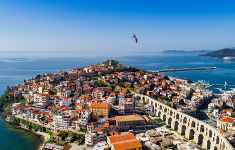 Καβάλα: Η «γαλάζια πόλη» της Μακεδονίας που τα έχει όλα