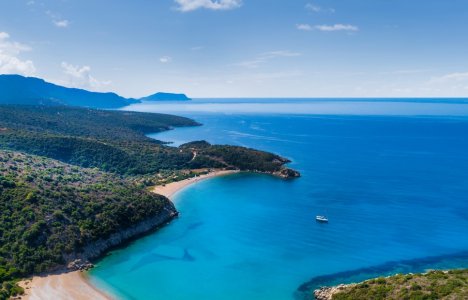 7 υπέροχες παραλίες της ηπειρωτικής Ελλάδας που αξίζει να ανακαλύψετε