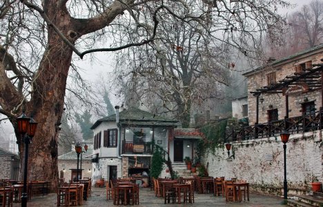 5 πέτρινα χωριά για αξέχαστες χειμερινές αποδράσεις