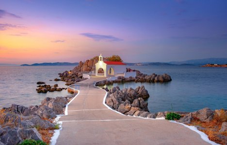 Χίος: Πάσχα με άρωμα μαστίχας και φαντασμαγορικά έθιμα