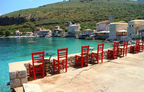 6 υπέροχα χωριά για ανοιξιάτικες αποδράσεις