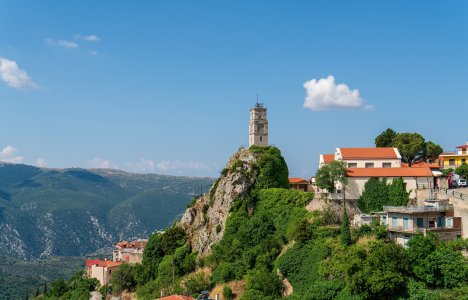 Αράχωβα: Γιατί είναι ιδανικός προορισμός και για το καλοκαίρι