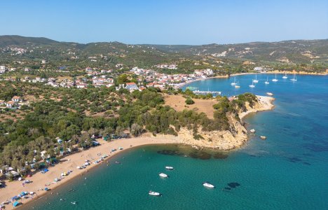 5 προορισμοί στην Ελλάδα ιδανικοί για camping με παιδιά