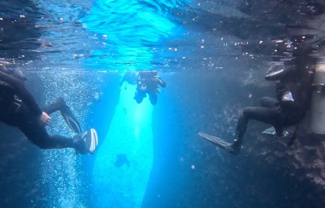 Σπηλιά Αρτζεντά: Μια εντυπωσιακή diving εμπειρία σε ένα κρυφό «διαμάντι» της Αθήνας