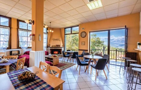 Ξενώνας Χελιδόνα: Διαμονή μέσα στο καταπράσινο τοπίο στο Μικρό Χωριό Καρπενησίου