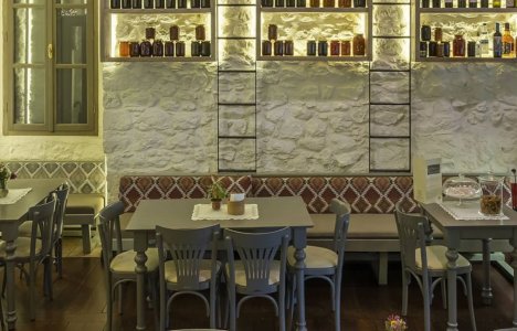 Το Καφενείο του Ζάμπα: Ένα μαγαζί με ιστορία στην καρδιά της Αράχωβας