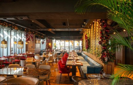 Γιορτινές Γεύσεις στο Λιμάνι: Το Nice n’ Easy Πειραιά υποδέχεται τις γιορτές με ξεχωριστά μενού