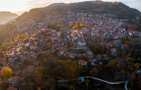 Bloomberg: Πού να ταξιδέψετε στην Ελλάδα το 2026