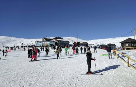 Χιονοδρομικό Κέντρο Βόρας- Καϊμάκτσαλαν: Η εμπειρία του ψηλότερου χιονοδρομικού της Ελλάδας