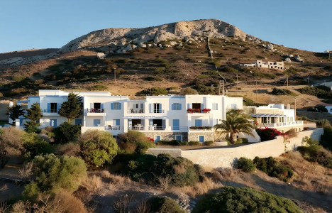 Lume D’oro Syros: Απόδραση με θέα το μαγευτικό ηλιοβασίλεμα του Αιγαίου