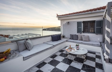 Camara Suites: Διαμονή σε ένα ιστορικό αρχοντικό της Άνδρου με θέα στη θάλασσα