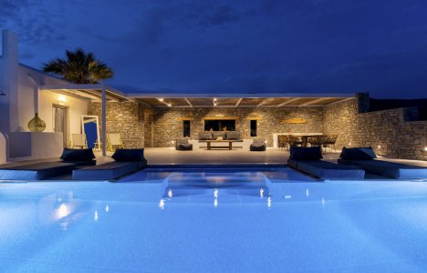 Villa Azzuro: Απολαύστε μια πολυτελή και χαλαρωτική διαμονή στην Πάρο