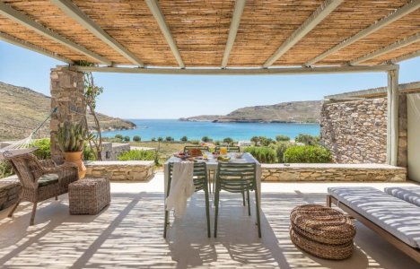 Serifos Dream Houses: Χαλαρωτικές διακοπές στη μαγευτική παραλία Γάνεμα