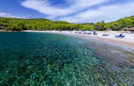 Οι καλύτερες παραλίες στις Σπέτσες