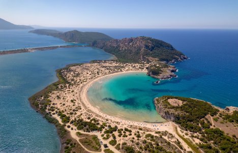10 εντυπωσιακές παραλίες της Ελλάδας που μπορείτε να επισκεφτείτε οδικώς